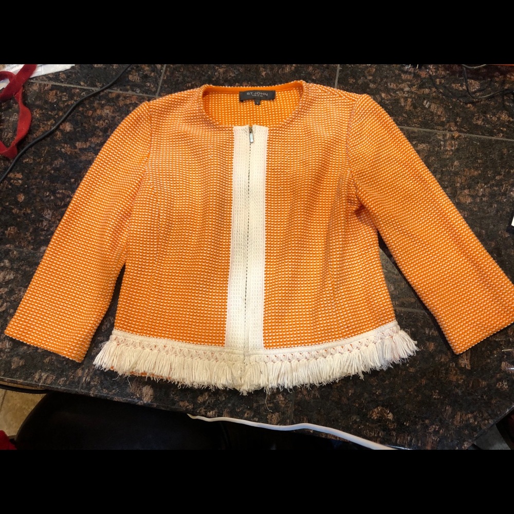 Size 2 St. John cropped jacket